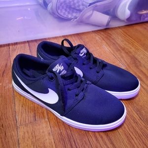 Nike skate shoes